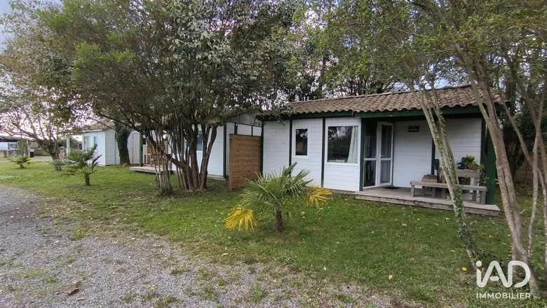 Local commercial 237 m² · à Laàs · 237 m² · 300 000 €