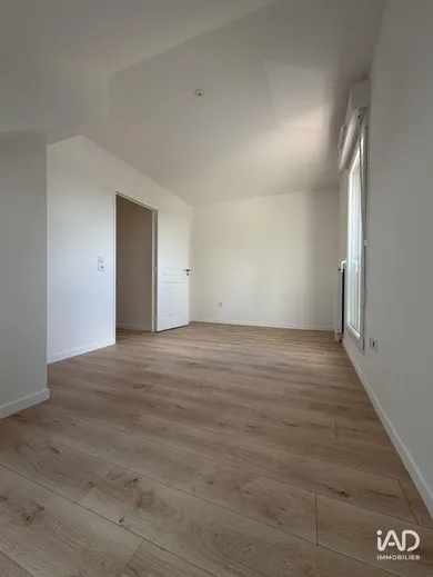 Apartment in SAINT-PIERRE-DU-PERRAY (91280)