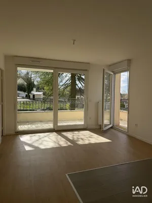 Appartement à SAINT-PIERRE-DU-PERRAY (91280)