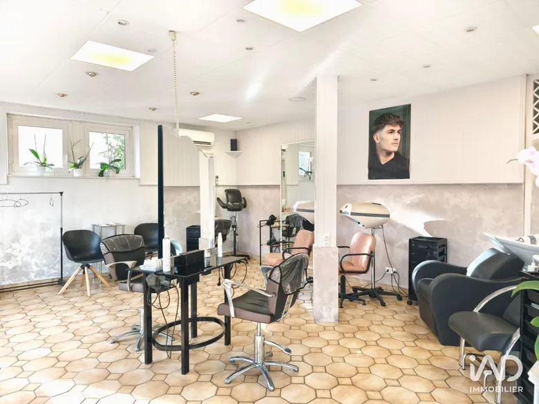 Local commercial 55 m² · à Terrasson-Lavilledieu · 55 m² · 49 500 €