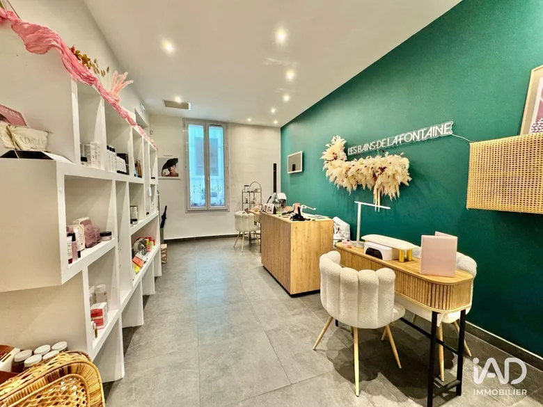 Local commercial 221 m² · à Nîmes · 221 m² · 160 000 €