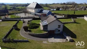 House in QUINS (12800)