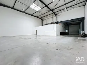 Business asset in CROIX (59170)