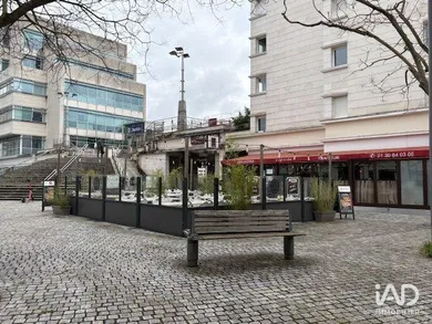 Boutique/Local commercial à MONTIGNY-LE-BRETONNEUX (78180)