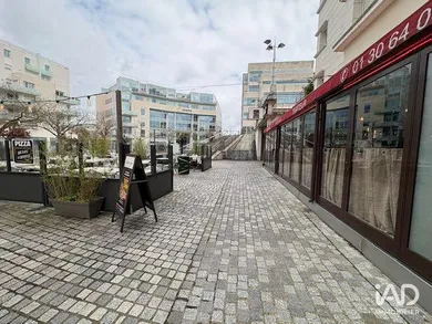 Boutique/Local commercial à MONTIGNY-LE-BRETONNEUX (78180)