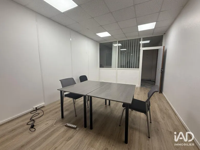 Local commercial 109 m² · à Compiègne · 109 m² · 2 083 €