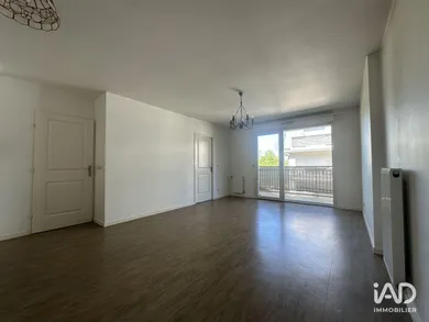 Apartment in VILLECRESNES (94440)