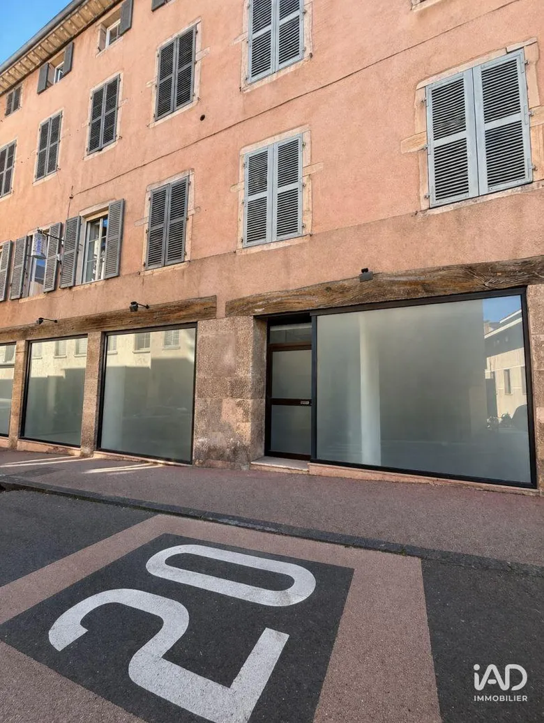 Local commercial 184 m² · à Mâcon · 184 m² · 186 000 €