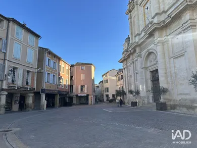 Droit au bail à L'ISLE-SUR-LA-SORGUE (84800)