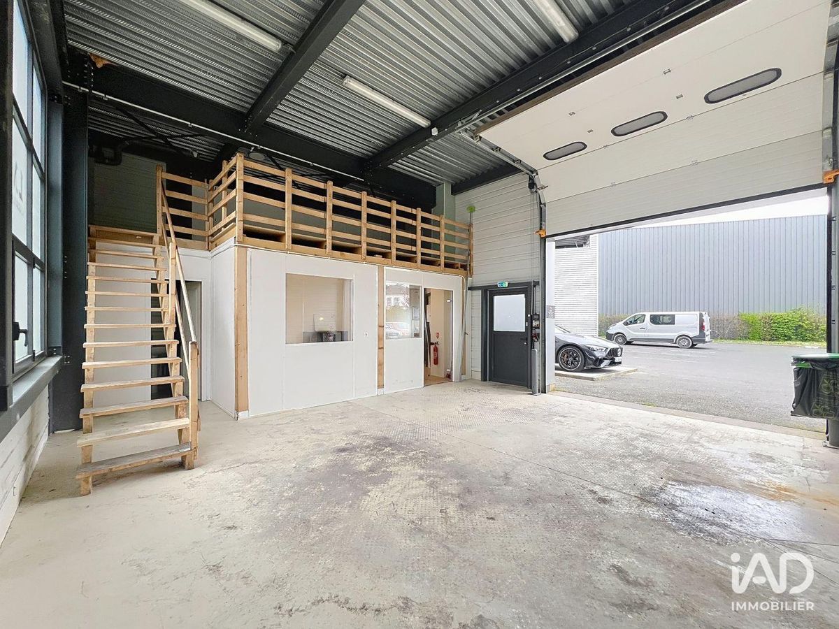 Local d’activité de 102 m² à CHANTELOUP-EN-BRIE (77600)