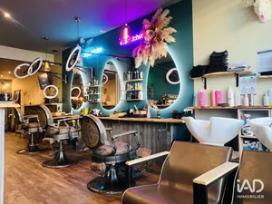 Boutique/Local commercial à MONTAUROUX (83440)