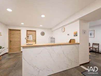 Commercial walls in AMANCY (74800)