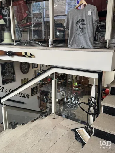 Boutique/Local commercial à HYÈRES (83400)