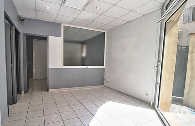 Commercial walls in LE BEAUSSET (83330)