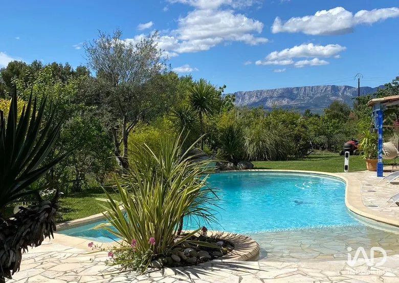 Maison 5 pièces 166 m² · à Trets · 166 m² · 879 000 €