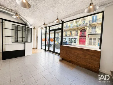 Commercial in PARIS (75010)