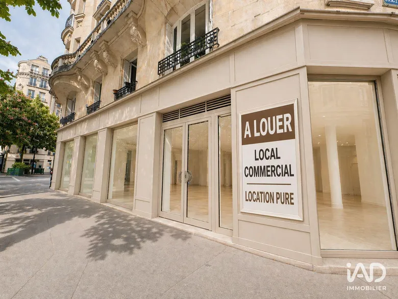 Local commercial 70 m² · à Paris · 70 m² · 2 666 €/mois
