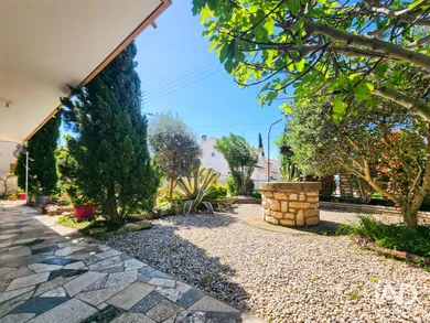 House in FOURQUES (30300)
