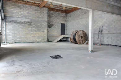 Murs commerciaux  à SAINT-MAXIMIN-LA-SAINTE-BAUME (83470)