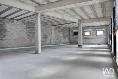 Murs commerciaux à SAINT-MAXIMIN-LA-SAINTE-BAUME (83470)