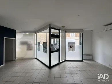 Boutique/Local commercial à DAMMARIE-LES-LYS (77190)