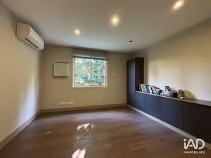 Commercial walls in BELIN-BÉLIET (33830)