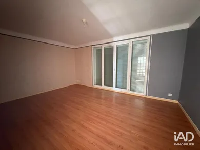 Apartment in SAINT-RAPHAËL (83700)