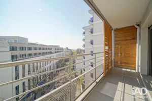 Apartment in PARIS (75020)