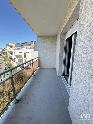 Appartement à LES PAVILLONS-SOUS-BOIS (93320)