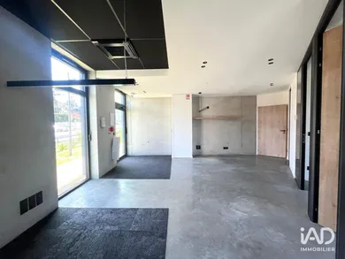 Boutique/Local commercial à SAINT-PRIEST-EN-JAREZ (42270)