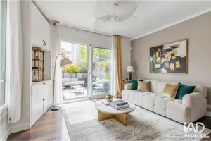 Apartment in LA GARENNE-COLOMBES (92250)