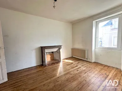 Murs commerciaux  à CHÂTEAUNEUF-SUR-SARTHE (49330)