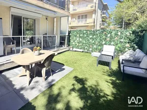 Appartement à SIX-FOURS-LES-PLAGES (83140)