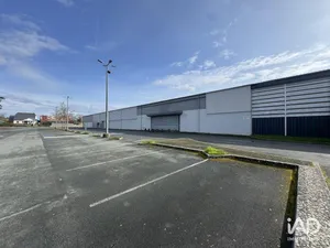 Boutique/Local commercial à MIREBEAU (86110)
