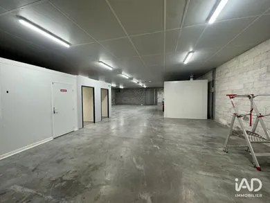 Boutique/Local commercial à MIREBEAU (86110)