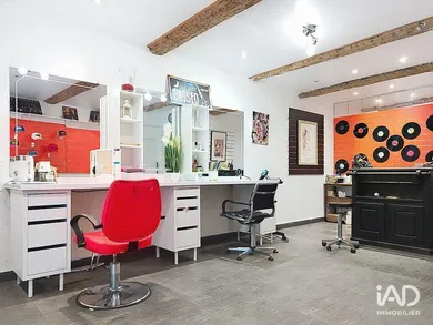 Commercial in TOULON (83000)