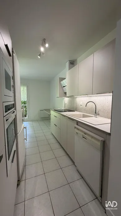 Appartement à VAIRES-SUR-MARNE (77360)