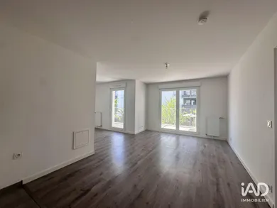 Apartment in LONGJUMEAU (91160)