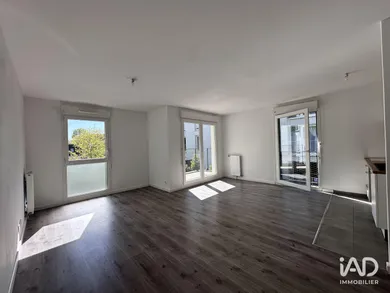 Apartment in LONGJUMEAU (91160)