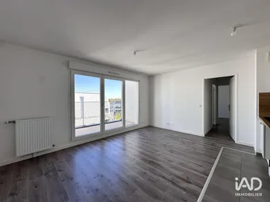 Apartment in LONGJUMEAU (91160)