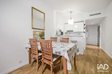 Appartement à PARIS (75008)