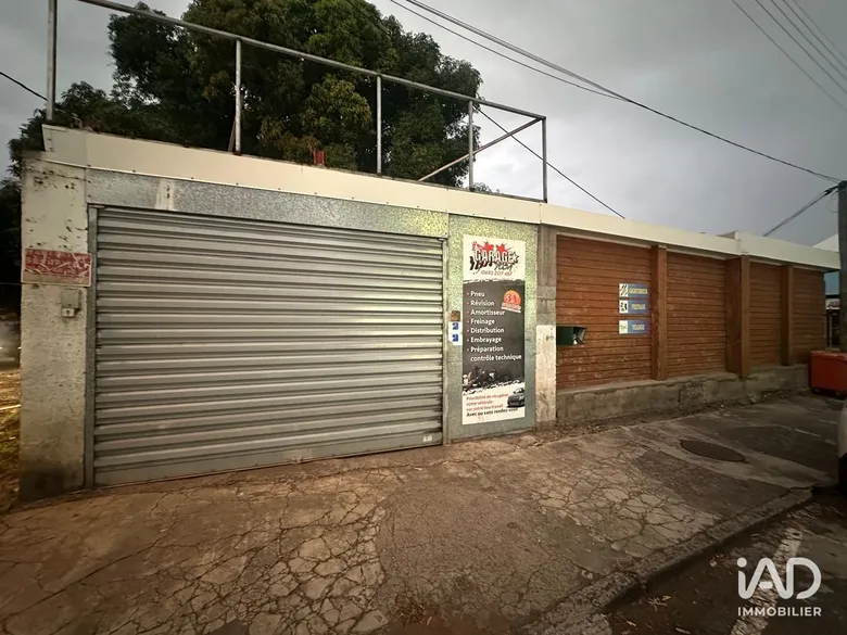 Local commercial 116 m² · à L'Étang-Salé · 116 m² · 2 050 €/mois
