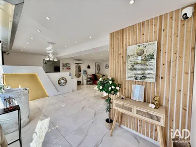 Boutique/Local commercial à VAUJOURS (93410)