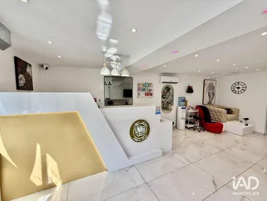 Boutique/Local commercial à VAUJOURS (93410)