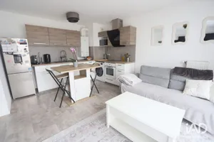 Appartement à VERT-SAINT-DENIS (77240)