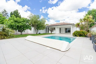 House in PESSAC (33600)