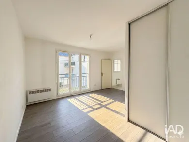 Apartment in LIEUSAINT (77127)