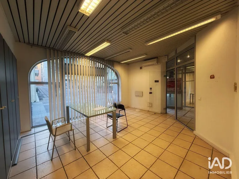 Local commercial 70 m² · à Toulon · 70 m² · 1 093 €/mois