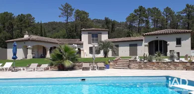 House in LE MUY (83490)