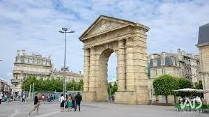 Commercial in BORDEAUX (33000)